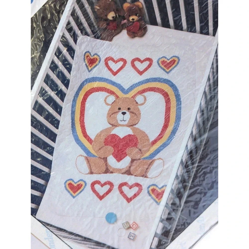 Vtg Stamped Embroidery Kit Wonder Art Pre-quilted Quilt Bear Hearts 30